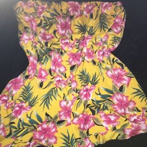 Floral strapless shorts romper